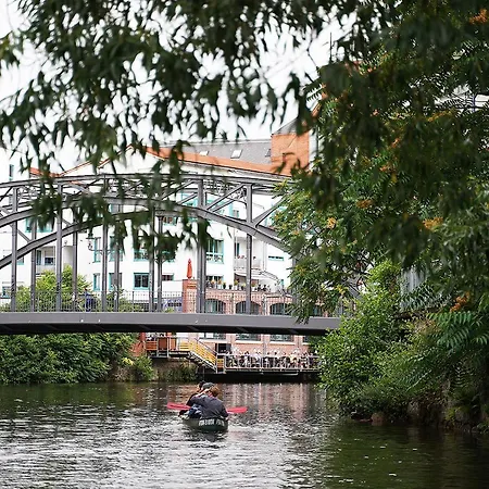 Haus Mit Kunst Zwischen Wald Und See Leipzig Exterior foto