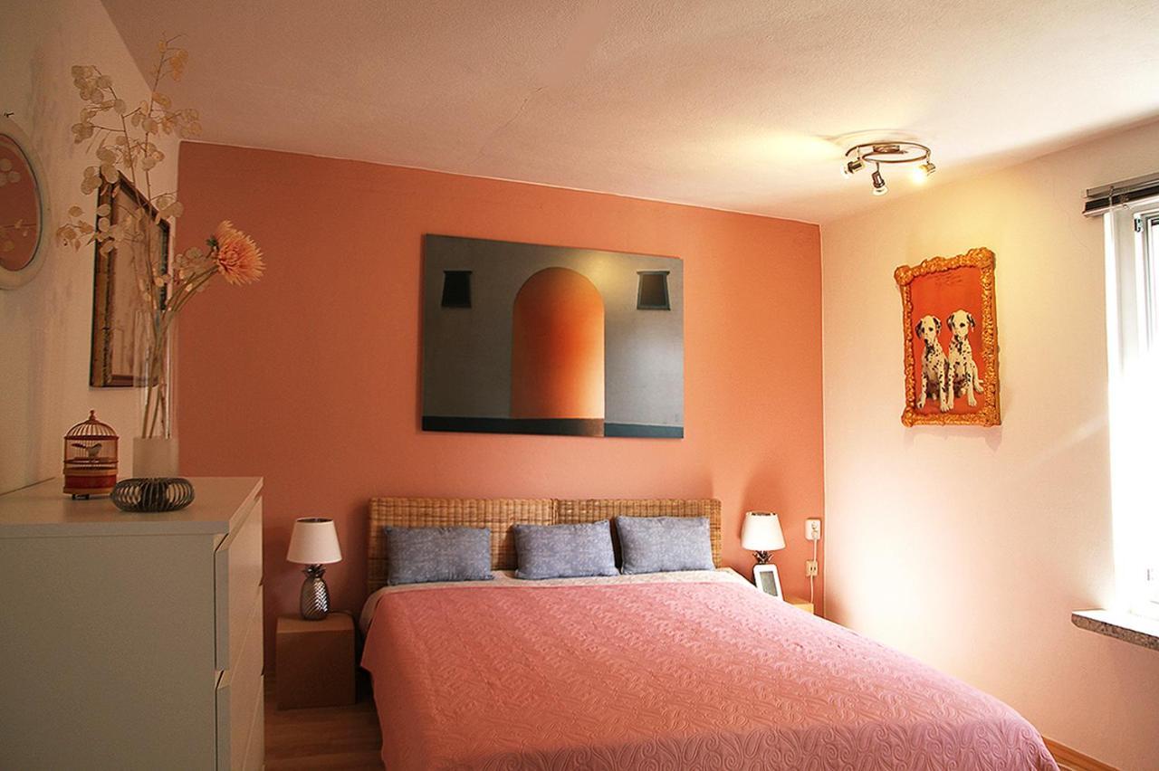 Haus Mit Kunst Zwischen Wald Und Vakantiehuis *